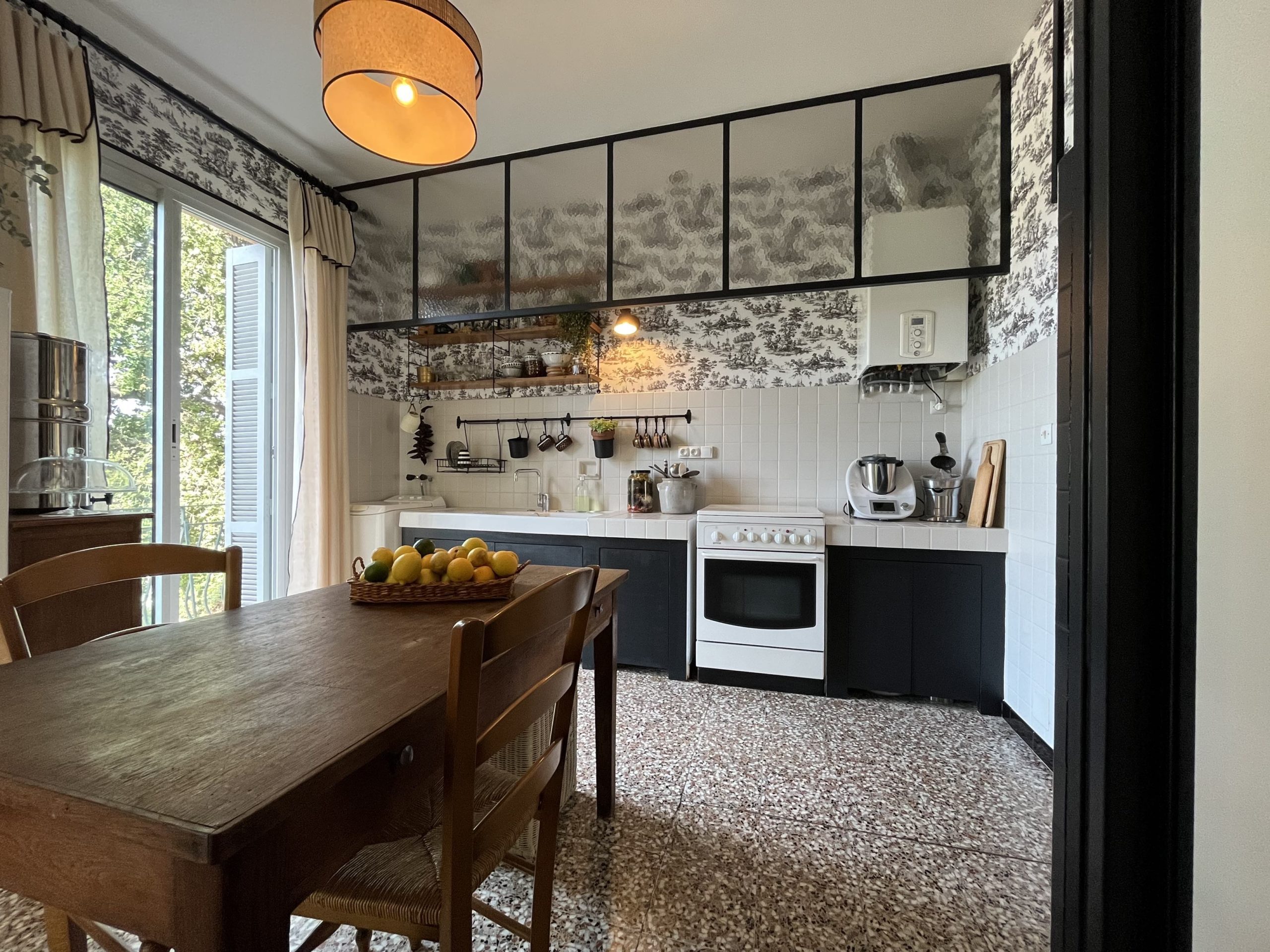 découvrez nos astuces et inspirations pour relooker vos meubles de cuisine et donner un coup de neuf à votre espace culinaire.