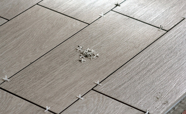 apprenez comment remplacer facilement votre carrelage de sol grâce à nos conseils pratiques et étapes détaillées pour un résultat impeccable.