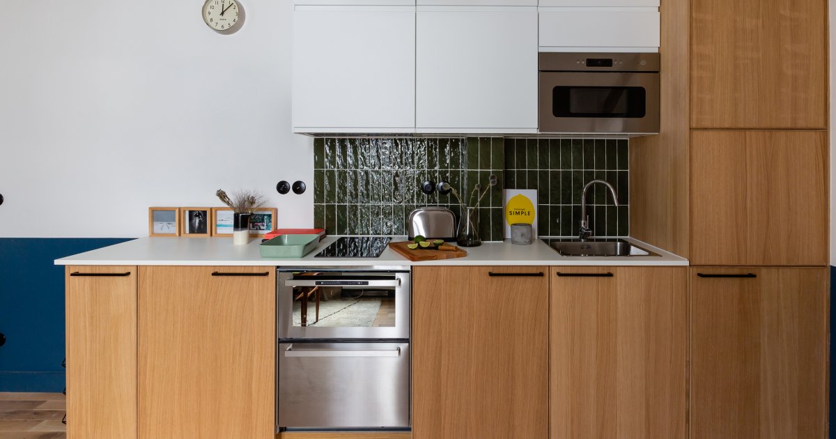découvrez comment remplacer facilement les façades de votre cuisine pour un style rénové et moderne sans efforts.