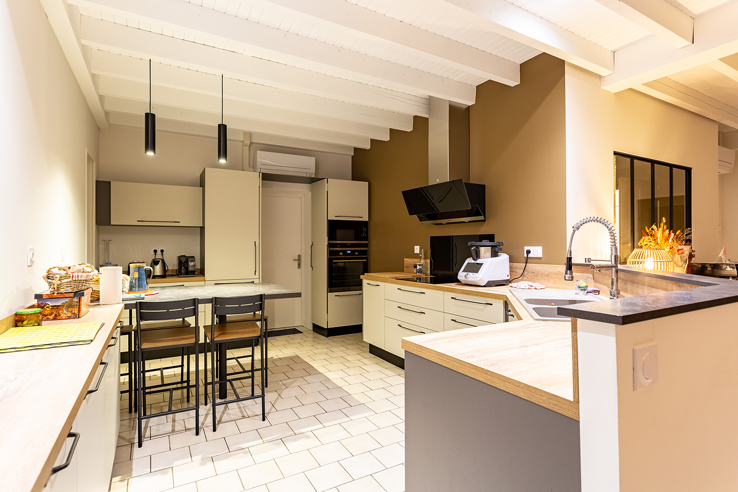 découvrez comment maîtriser votre budget pour la rénovation d'un espace de 40m² avec nos conseils pratiques et astuces pour optimiser vos dépenses.