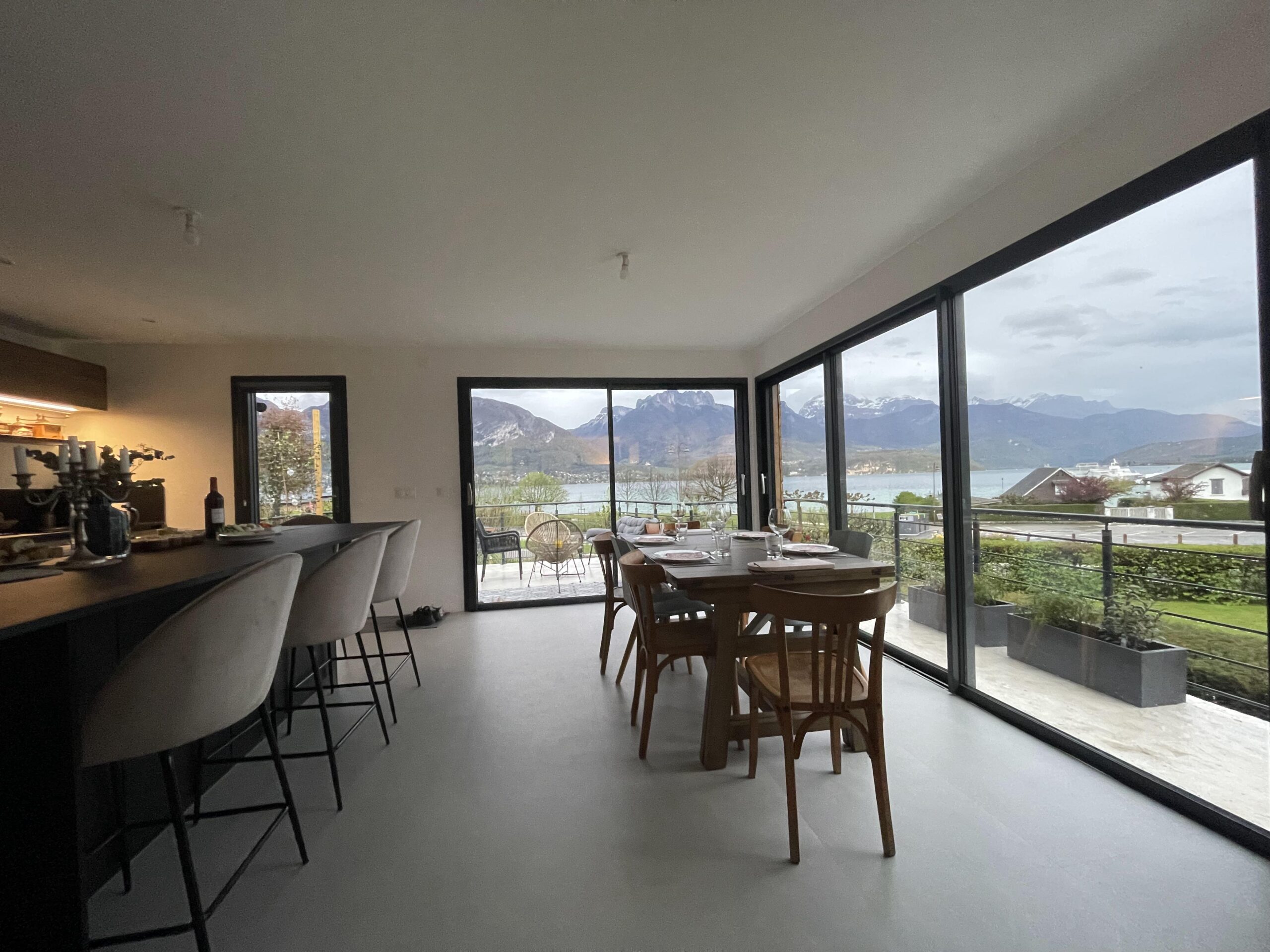 experts en rénovation à annecy, nous transformons votre habitat avec savoir-faire et qualité. de la rénovation complète aux améliorations spécifiques, faites confiance à notre équipe locale.