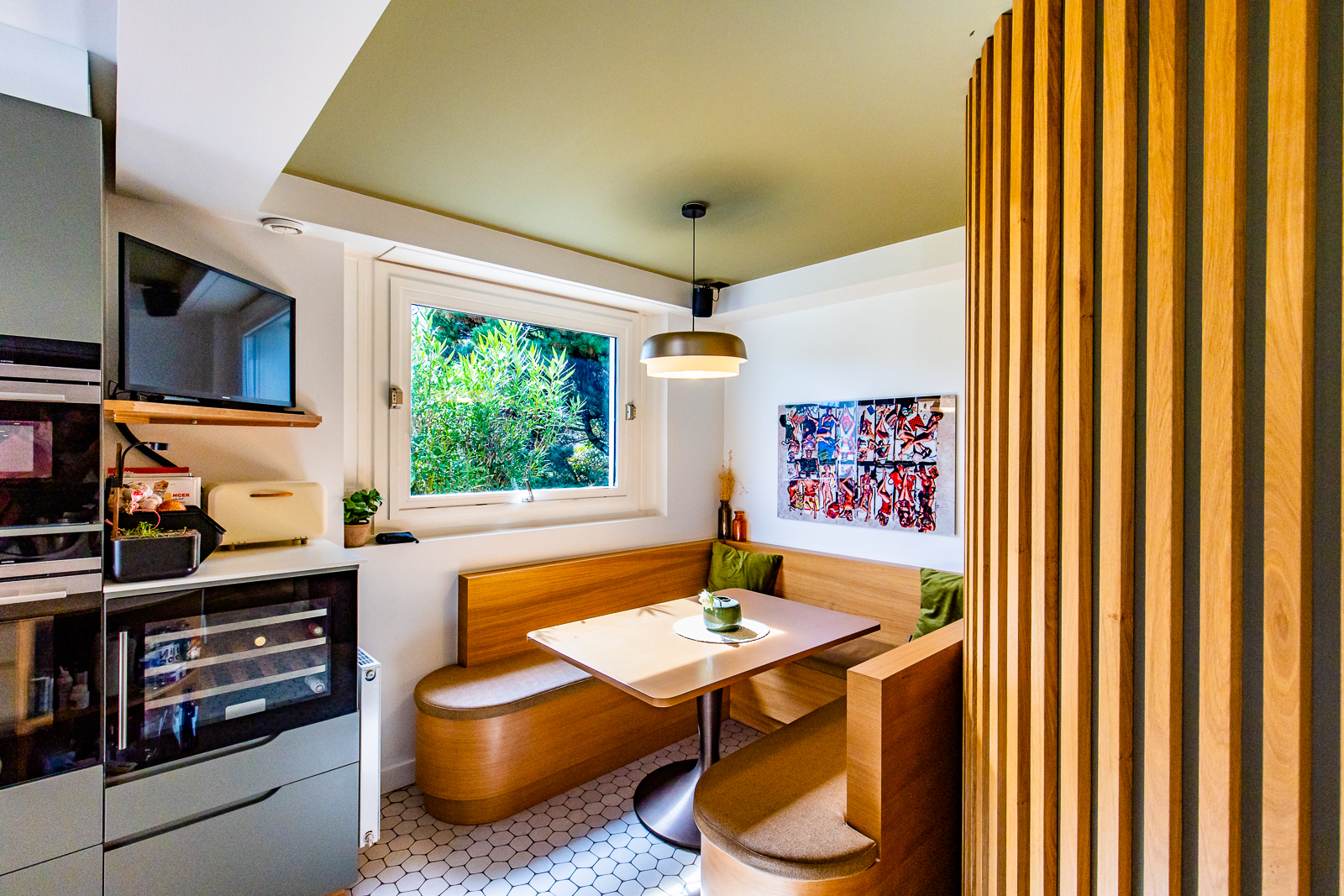 découvrez comment rénover un appartement des années 70 pour allier confort moderne et valorisation de votre bien immobilier.