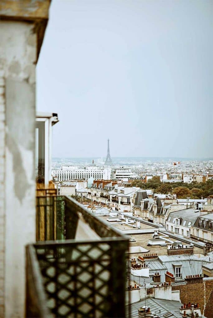 découvrez comment rénover votre appartement à paris avec des astuces inspirées de koh lanta : créativité, débrouillardise et efficacité au rendez-vous !