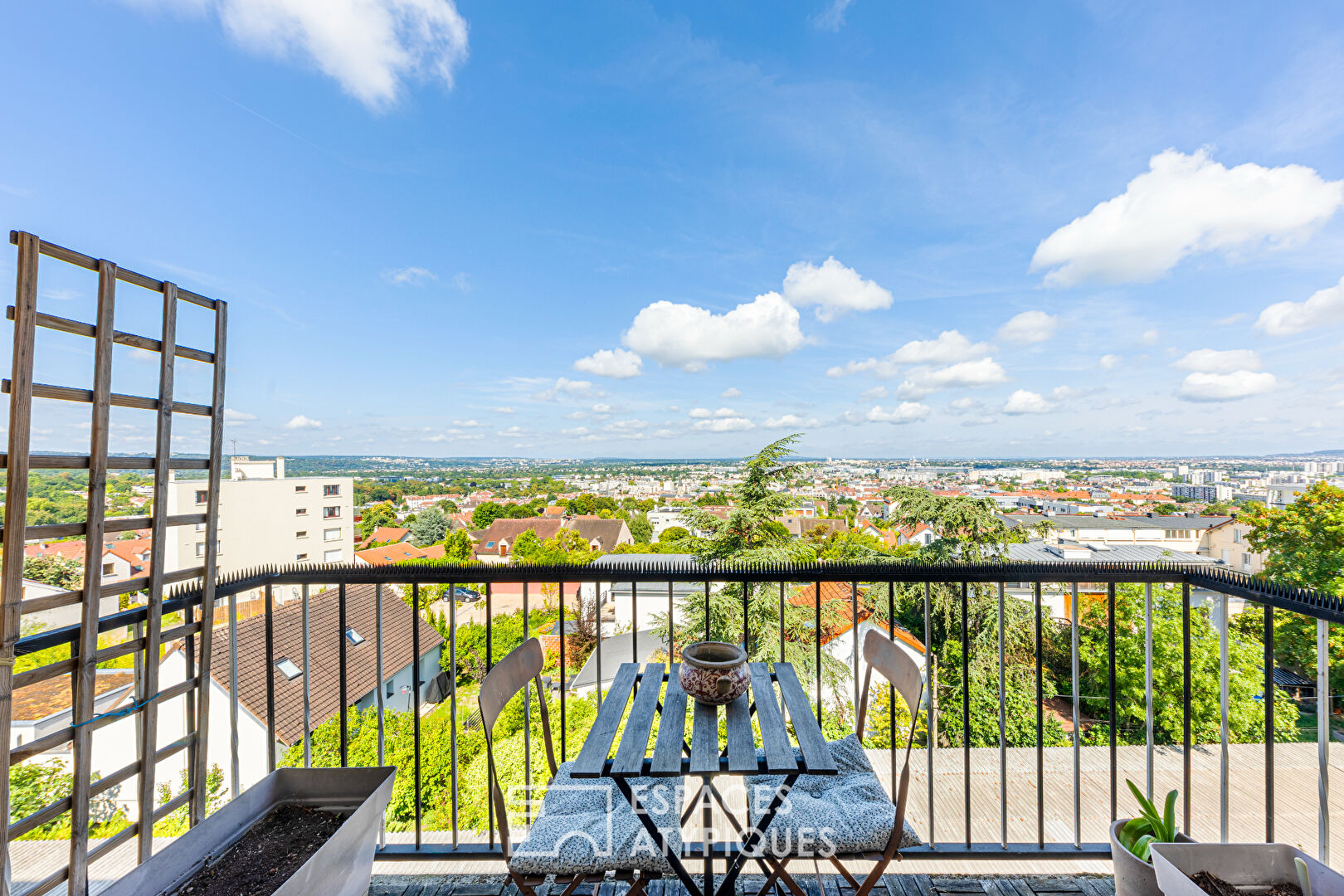 expert en rénovation d'appartement à rueil-malmaison, certifié rge pour des travaux durables et respectueux de l'environnement. contactez-nous pour un projet clé en main.