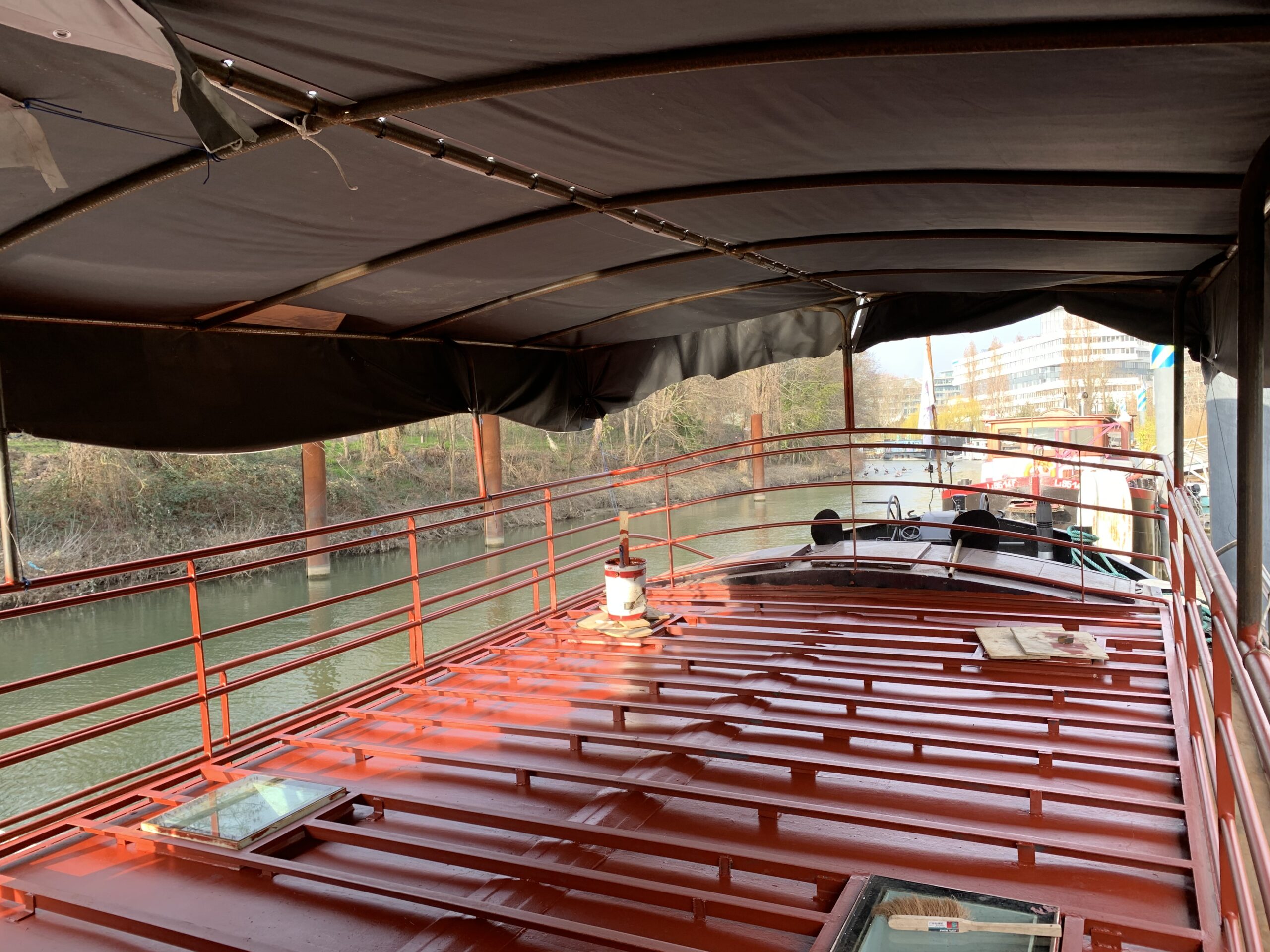 service professionnel de rénovation de bateaux dans le 15e arrondissement de paris. réparez, restaurez et entretenez votre bateau avec des experts locaux passionnés.