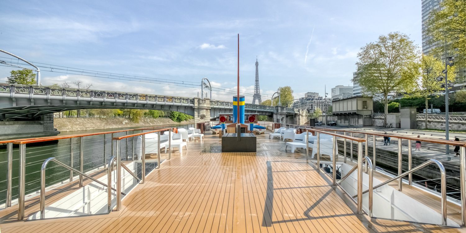 spécialistes en rénovation de bateaux dans le 15e arrondissement de paris, nous redonnons vie à votre embarcation avec savoir-faire et qualité.