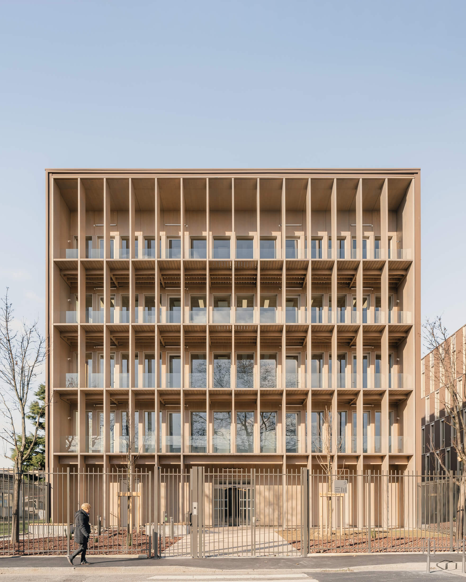 rénovation du bâtiment flandre 1 à la cnav paris prévue en 2025 : modernisation, amélioration énergétique et optimisation des espaces pour un cadre de travail durable.