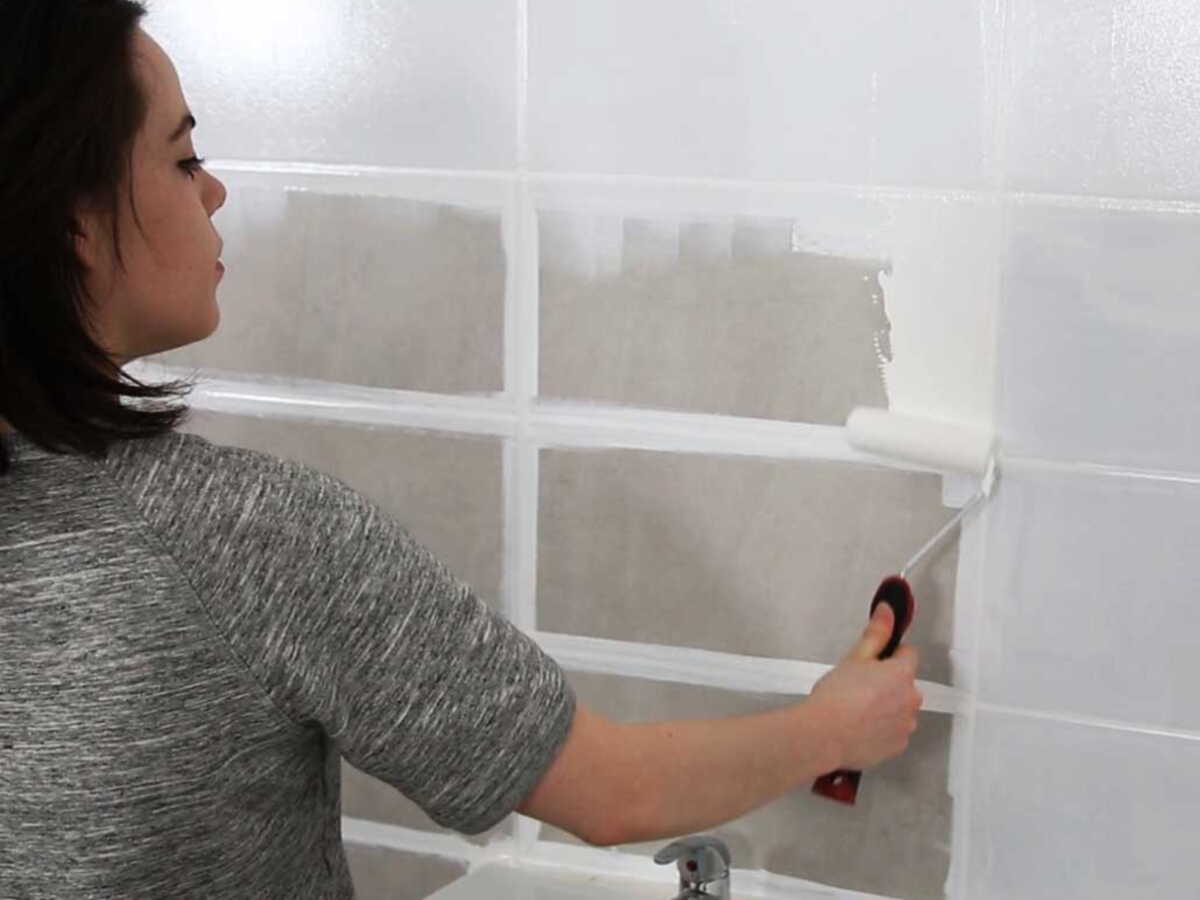 découvrez nos conseils et solutions pour la rénovation de carrelage mural dans votre salle de bain, alliant style et durabilité pour un espace modernisé.