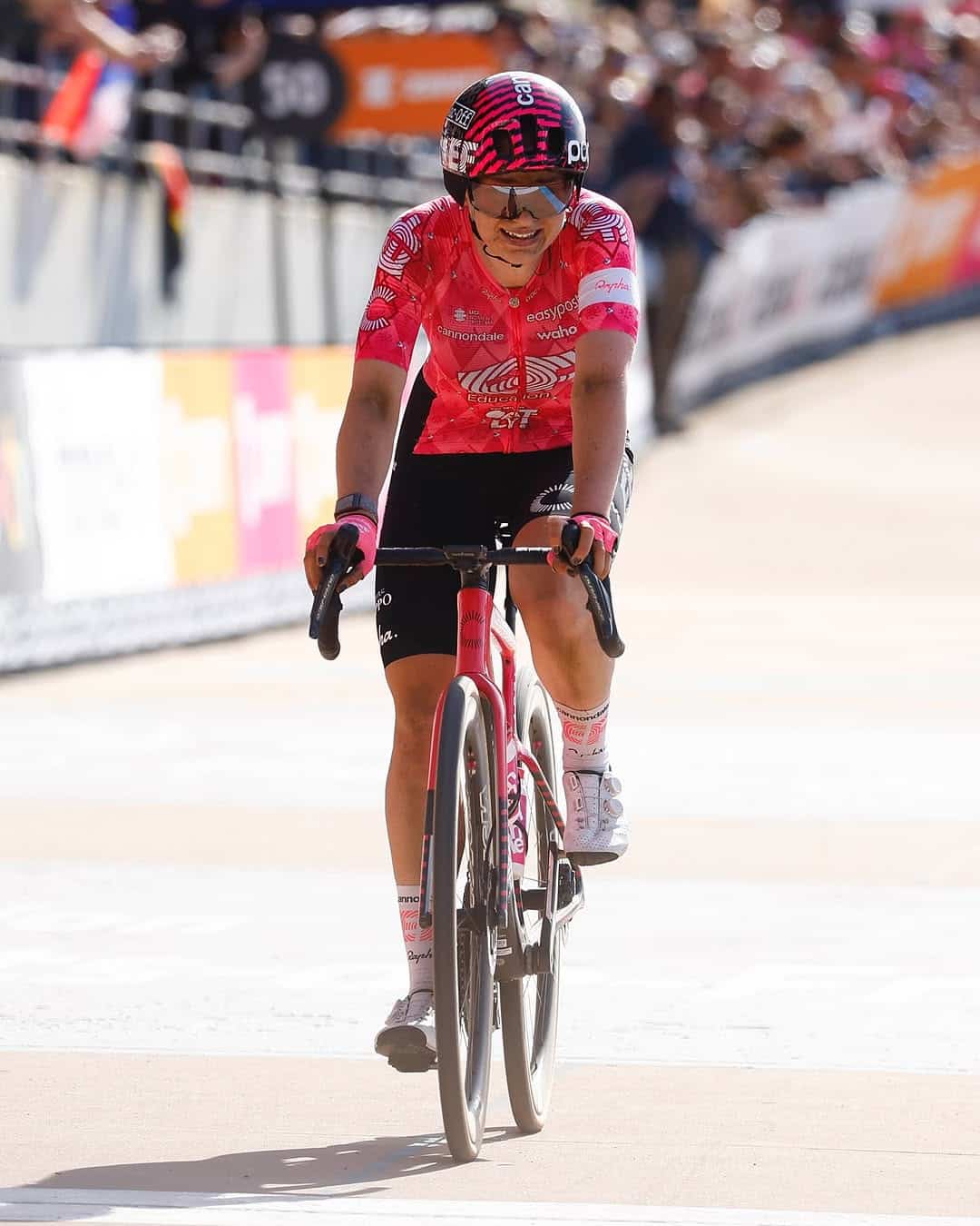 service professionnel de rénovation de casque à paris 11 en 2025. réparez et restaurez votre casque avec expertise pour assurer votre sécurité et style.