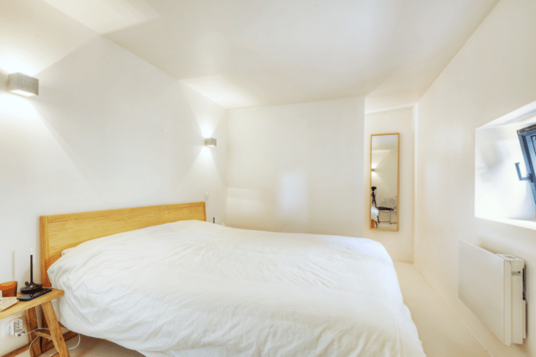 découvrez nos astuces et conseils pour la rénovation de votre chambre : modernisez votre espace, optimisez le confort et créez une ambiance à votre image.