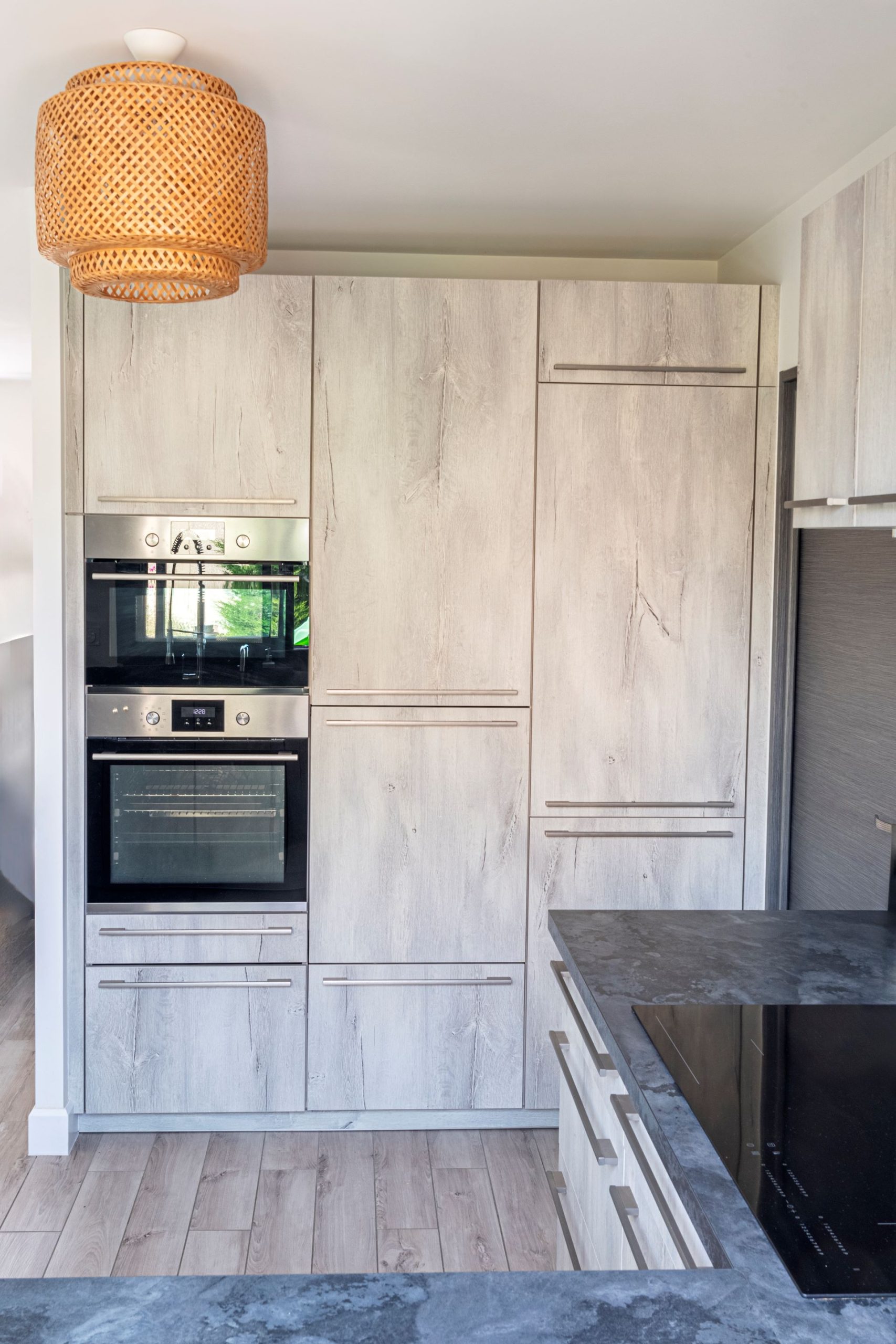 expert en rénovation de cuisine à sainte-geneviève-des-bois, nous transformons votre espace avec des solutions sur mesure, alliant design et fonctionnalité.