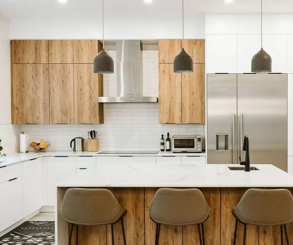 découvrez les étapes clés pour réussir la rénovation de votre cuisine, de la planification à la réalisation, pour un espace fonctionnel et moderne.