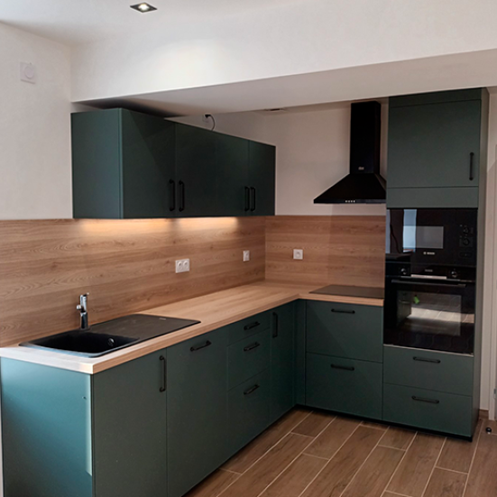 expert en rénovation de cuisine à le pin (77181), nous transformons votre espace culinaire avec des solutions sur mesure alliant design et fonctionnalité.