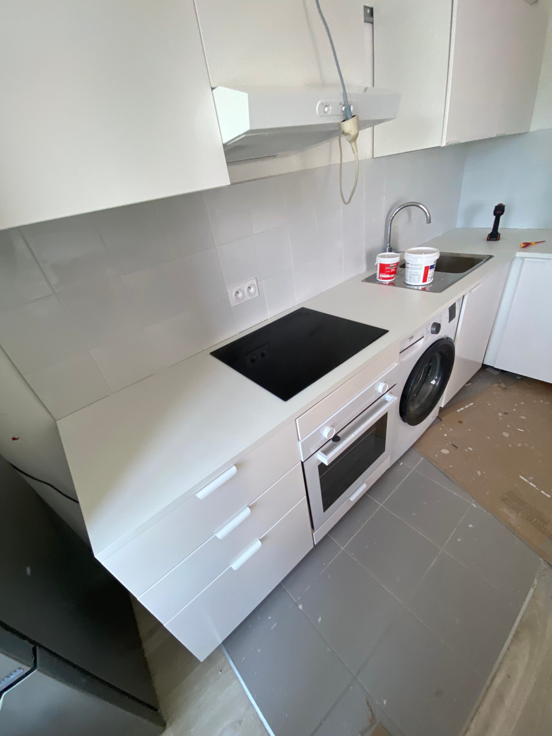 expert en rénovation de cuisine à meulan-en-yvelines, nous transformons votre espace avec style et fonctionnalité. service rapide, sur mesure et de qualité.