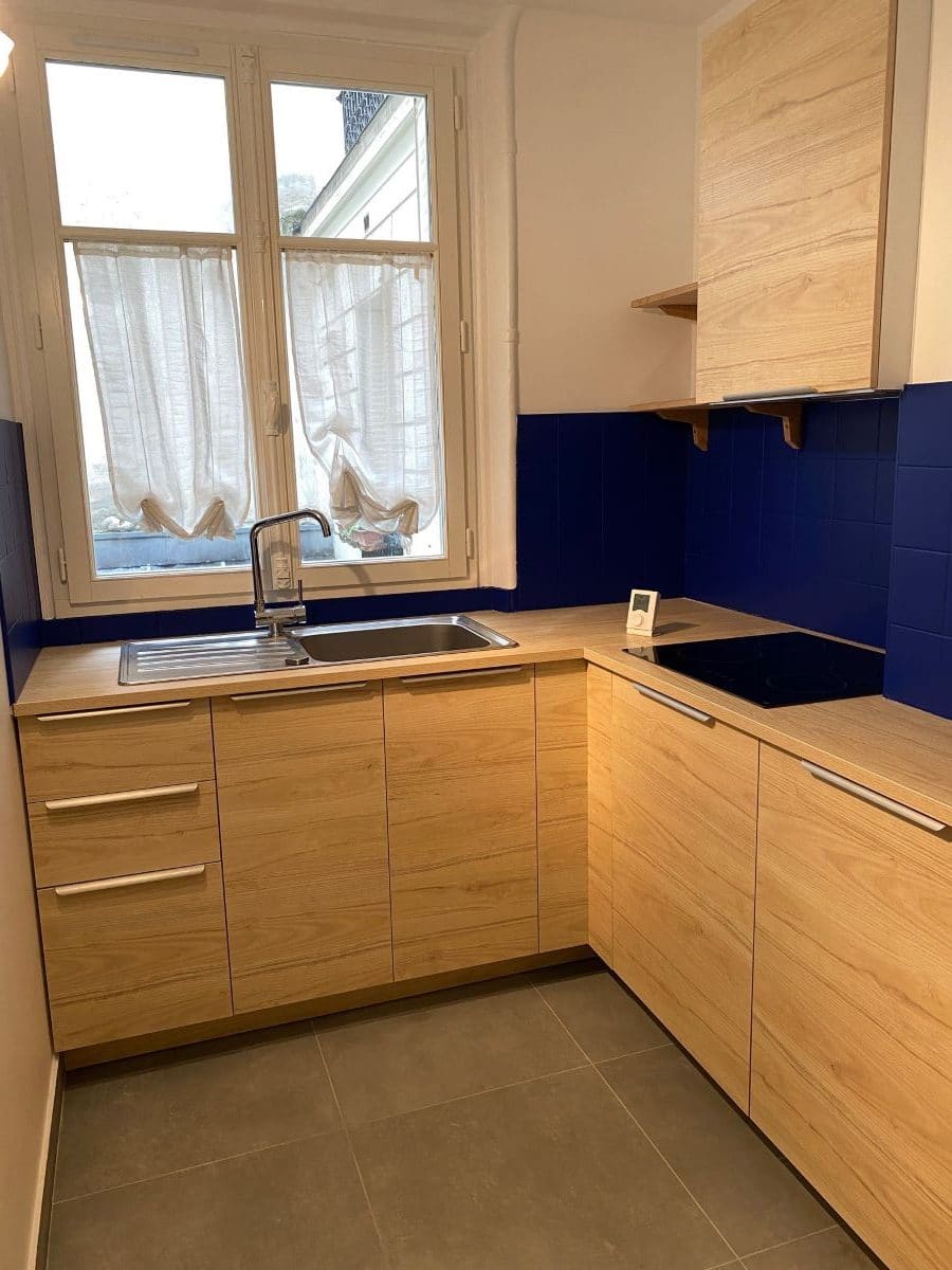 découvrez nos services de rénovation de cuisine à paris pour transformer votre espace en un lieu moderne et fonctionnel. expertise et qualité au cœur de la capitale.
