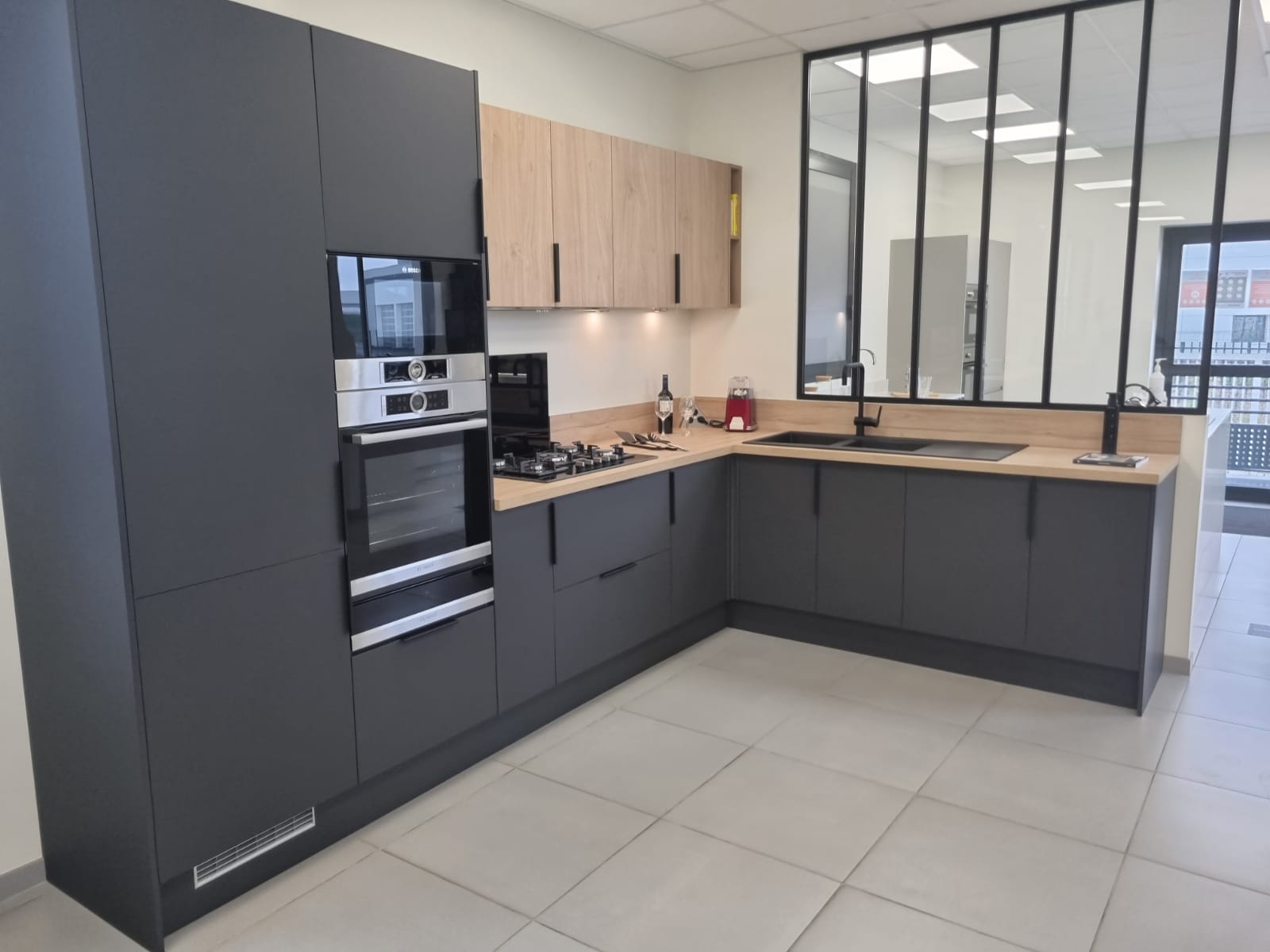 expert en rénovation de cuisine à soisy-sur-seine, nous transformons votre espace avec style et fonctionnalité. contactez-nous pour un projet sur mesure et réussi.