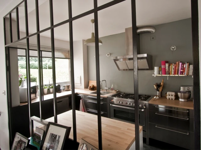 découvrez nos services de rénovation de cuisine à verrières-le-buisson pour transformer votre espace en un lieu moderne et fonctionnel. expertise et qualité au rendez-vous.