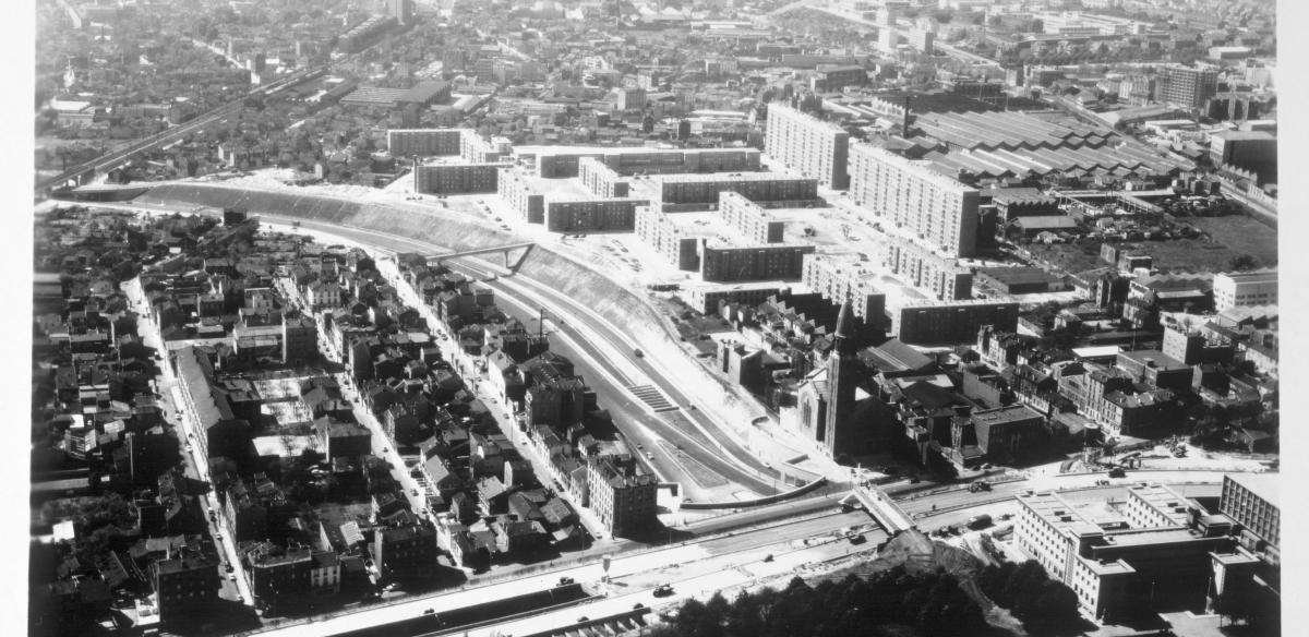 découvrez la transformation architecturale et urbaine de paris au xixe siècle, une période marquante de rénovation qui a façonné la capitale française moderne.
