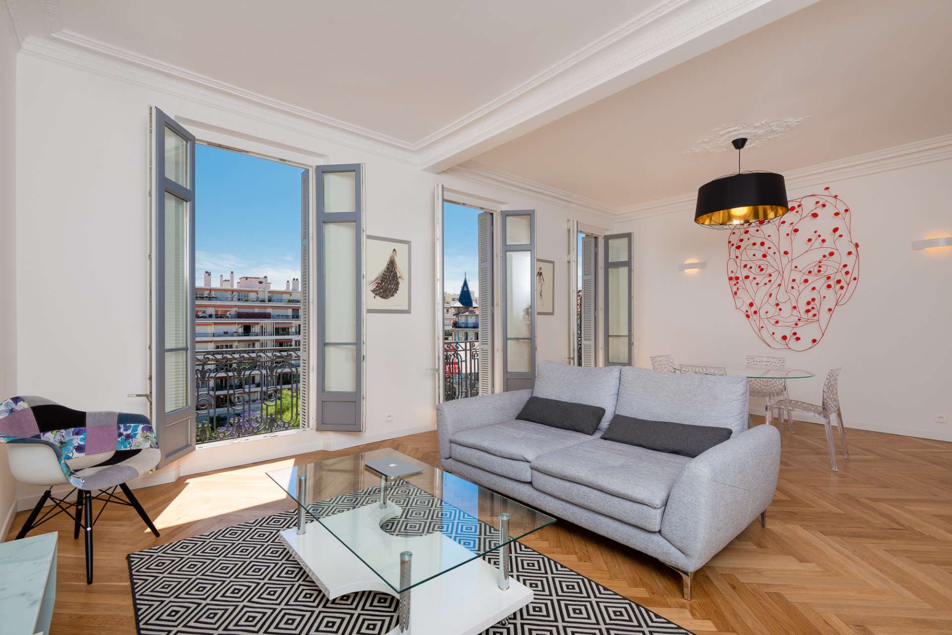 découvrez nos services de rénovation d'entreprise à paris et nice, alliant qualité, efficacité et respect des délais pour transformer vos locaux professionnels.