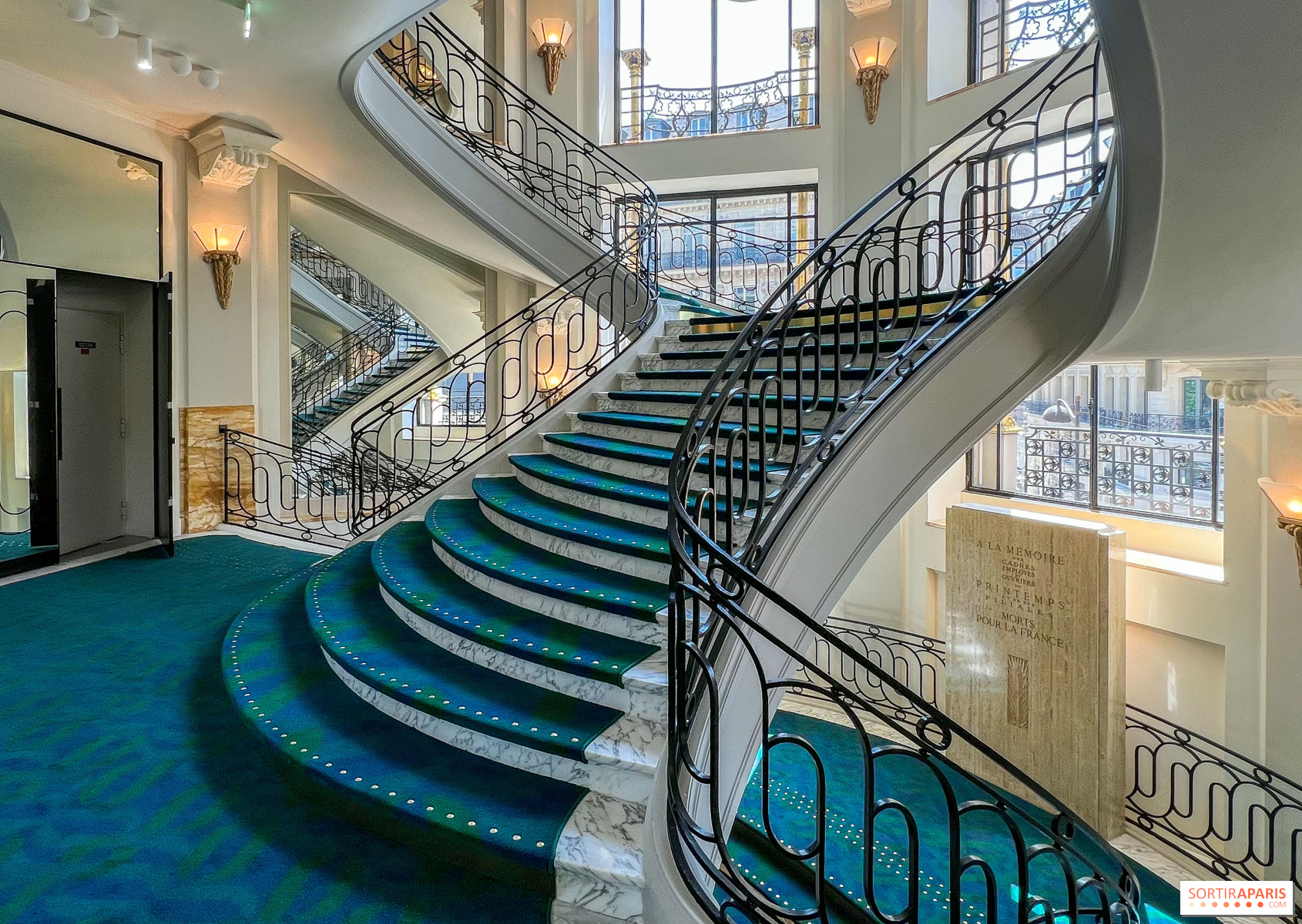 découvrez nos services de rénovation d'escalier à paris en 2025 pour transformer votre intérieur avec style et qualité.