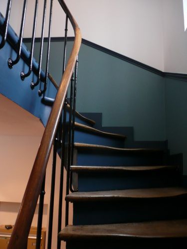 expert en rénovation d'escalier à paris : redonnez vie à vos escaliers avec des solutions sur mesure, alliant esthétique et sécurité. devis gratuit et intervention rapide.