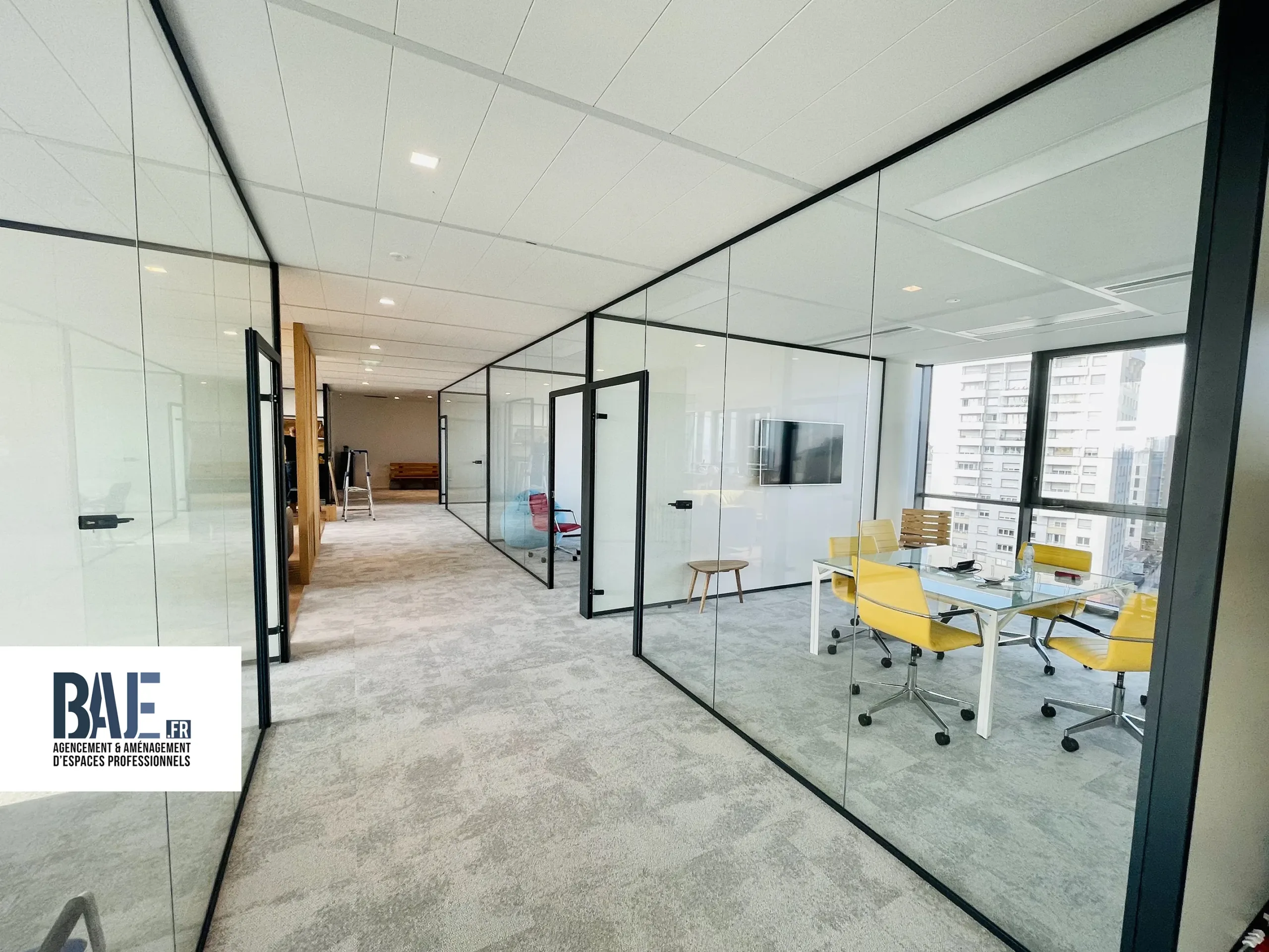 découvrez les solutions innovantes de rénovation pour les espaces professionnels en 2025, alliant design moderne et fonctionnalité optimale.