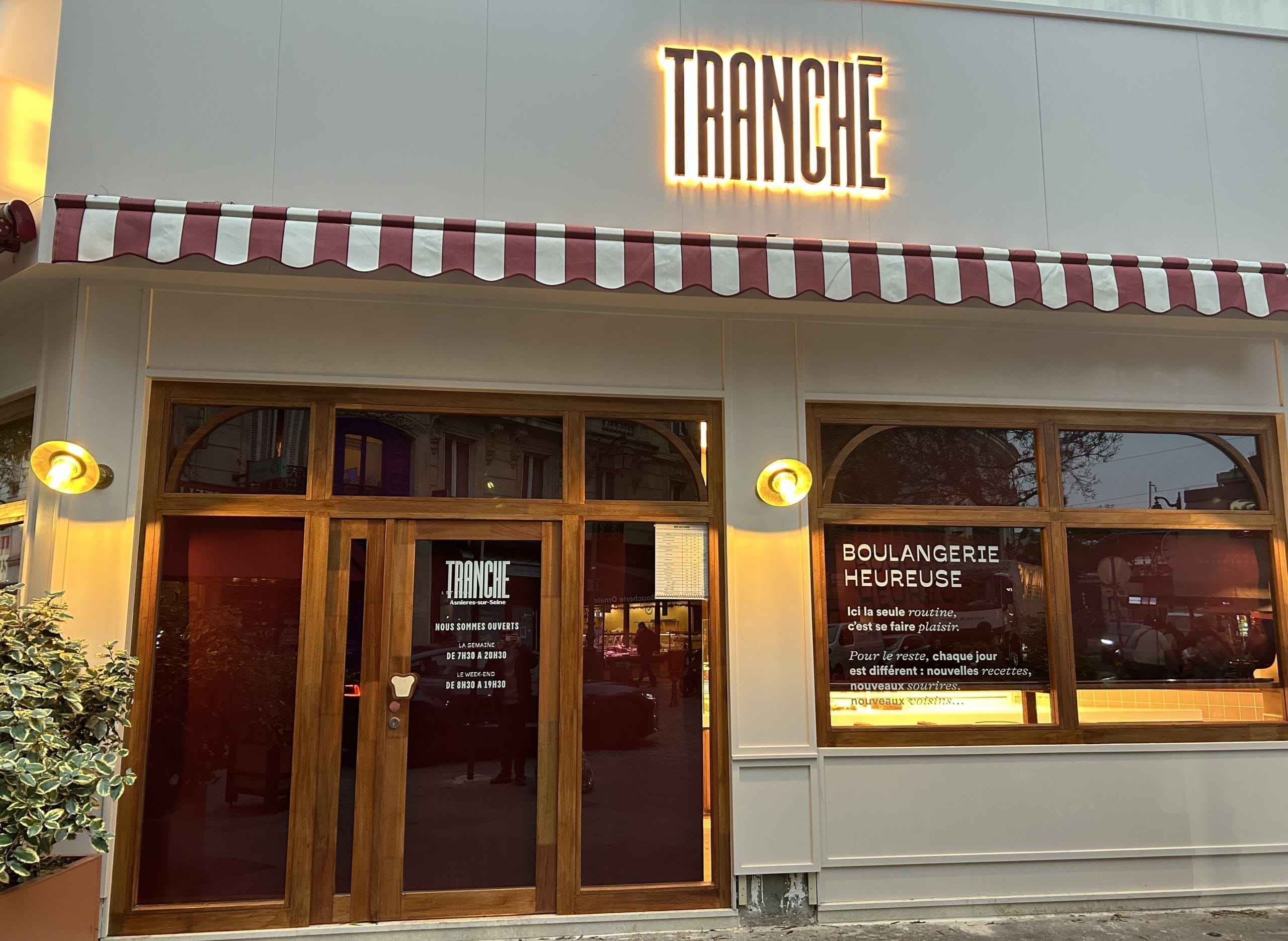 spécialistes en rénovation de façades de boutiques à paris : donnez un nouveau souffle à votre commerce avec des solutions sur mesure et un savoir-faire local.