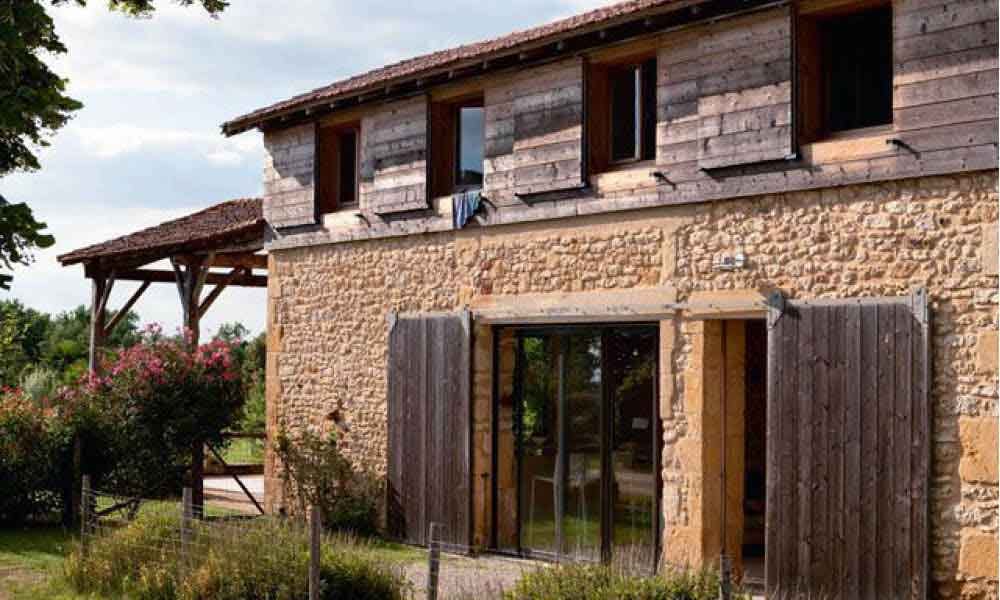 découvrez nos solutions de rénovation de façade pour maison, alliant esthétisme et durabilité afin de valoriser et protéger votre habitation.