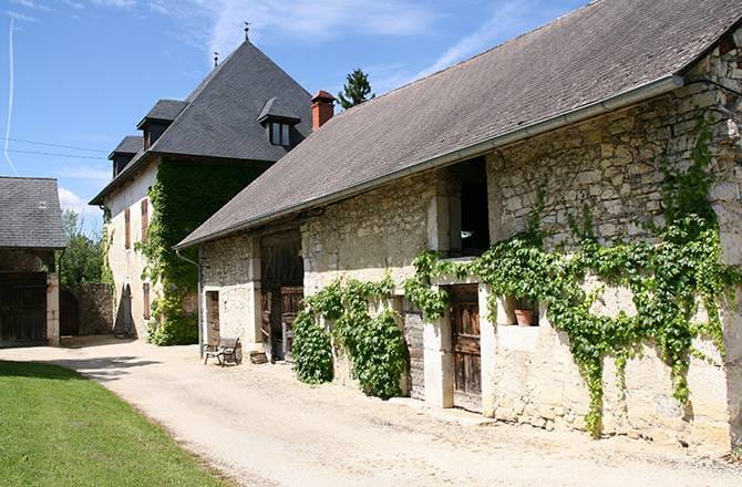 découvrez nos services experts en rénovation de ferme et grange près de paris pour 2025. transformez vos bâtiments anciens en espaces modernes tout en préservant leur charme authentique.