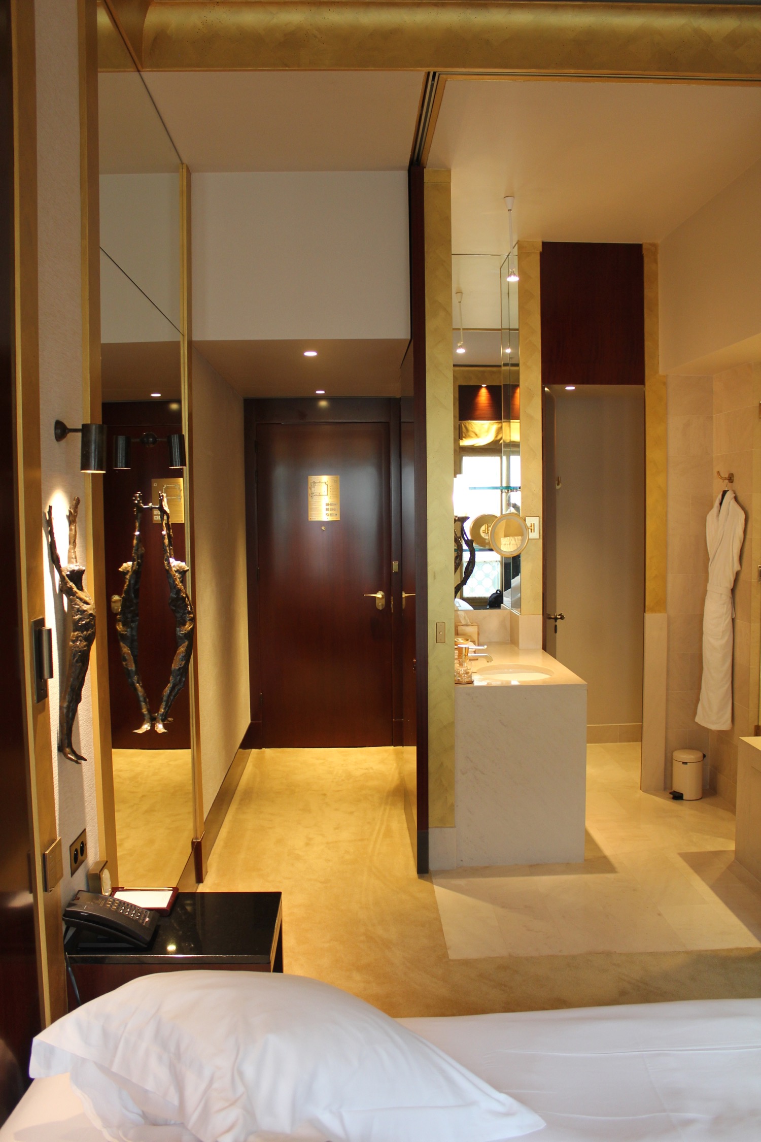 découvrez la rénovation du hyatt paris, alliant modernité et élégance pour un séjour exceptionnel au cœur de la capitale.