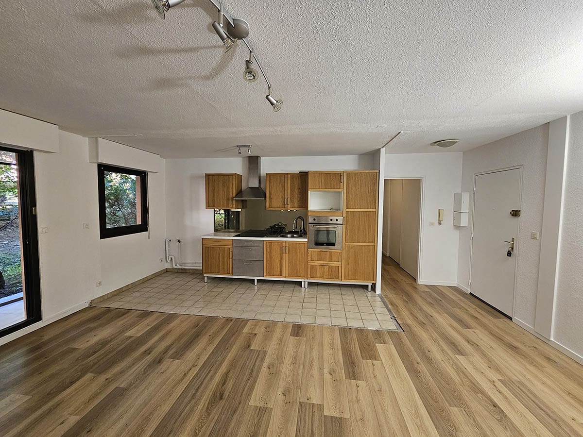 expert en rénovation intérieure à toulouse, nous transformons votre habitat avec soin et qualité pour un intérieur moderne et personnalisé.