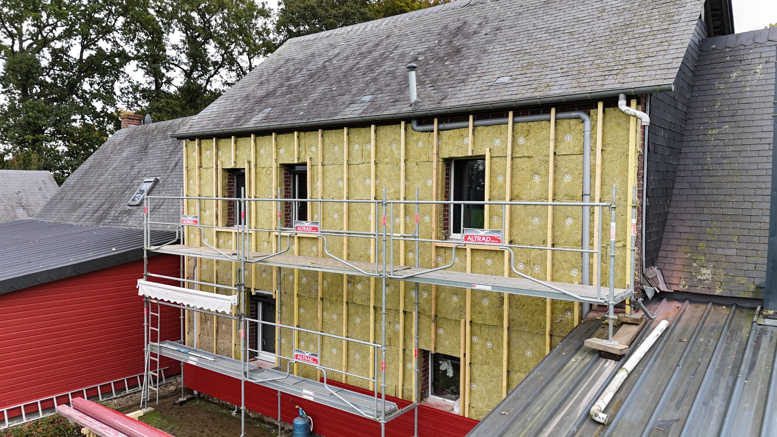 découvrez les meilleures solutions et tendances pour la rénovation de votre maison en 2025. conseils, astuces et idées pour moderniser et valoriser votre habitat.