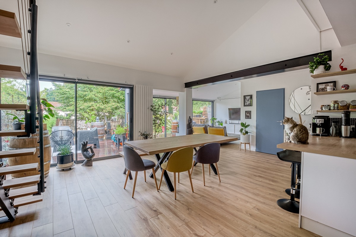 découvrez nos conseils et astuces pour la rénovation de votre maison, de la planification aux finitions, afin de transformer votre habitat en un espace moderne et confortable.