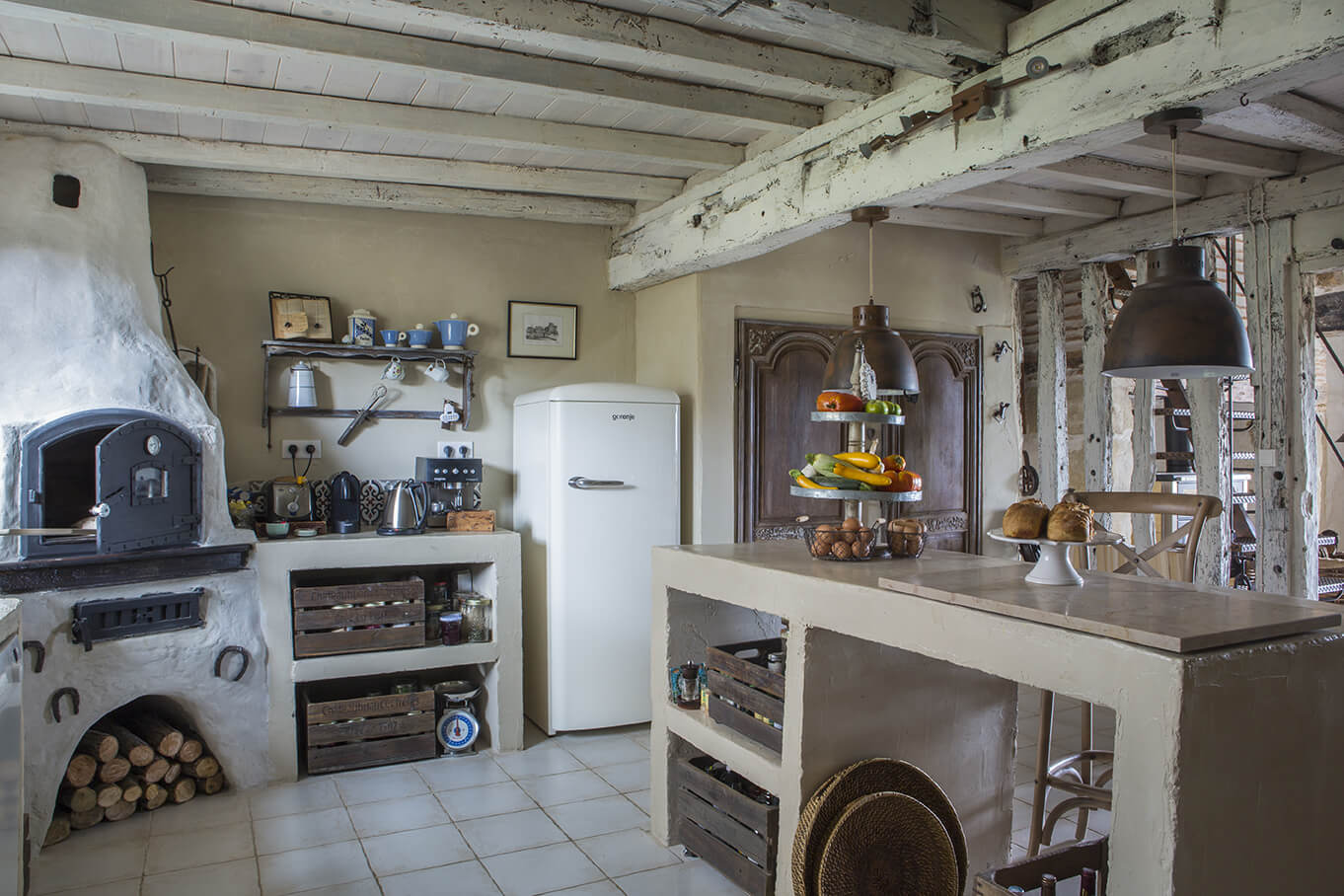 découvrez nos conseils et services experts pour la rénovation de votre maison, et transformez votre intérieur selon vos envies.