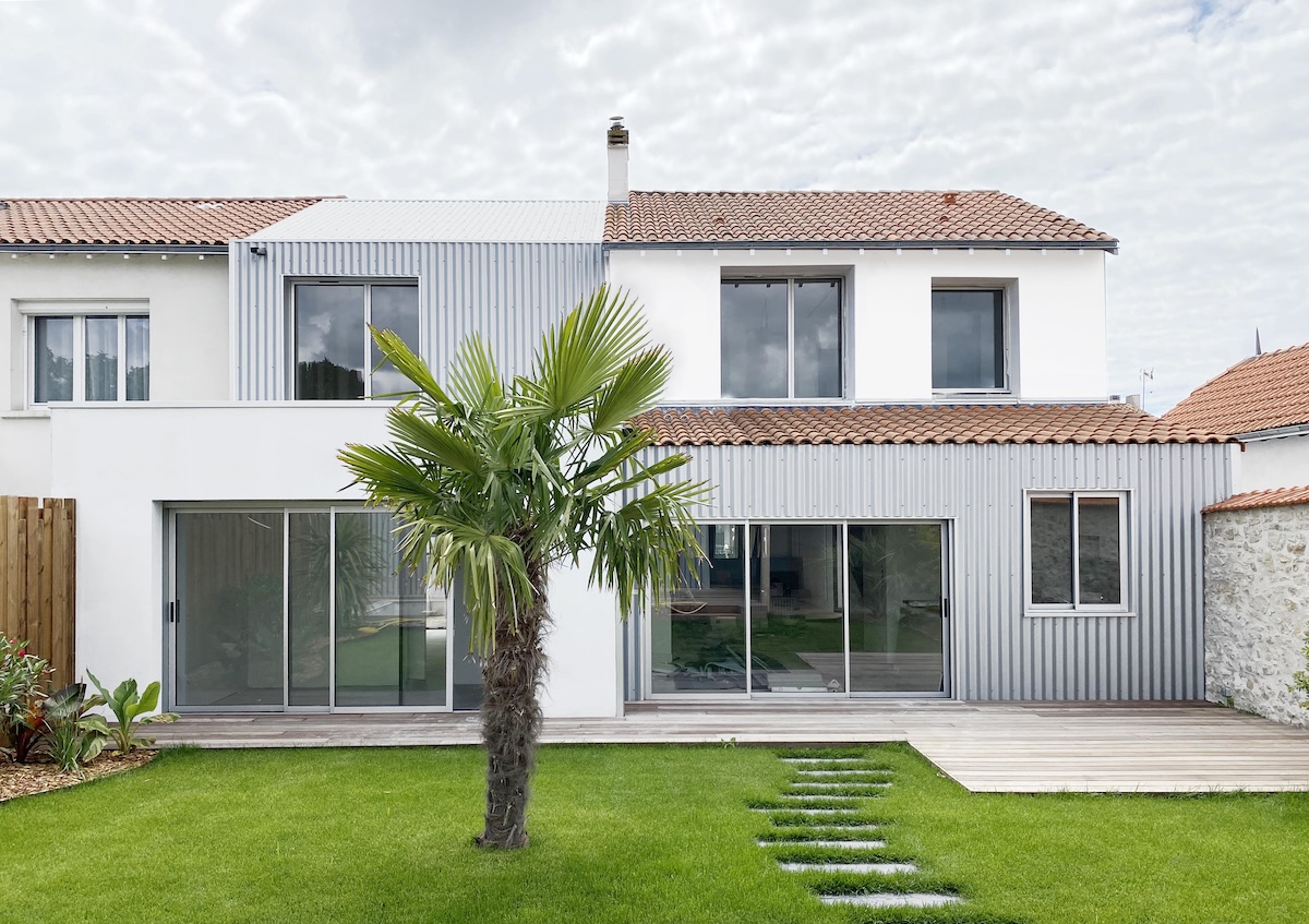 découvrez comment réussir la rénovation de votre maison en 2025 avec l'expertise d'un architecte pour un projet sur mesure, moderne et conforme aux normes.