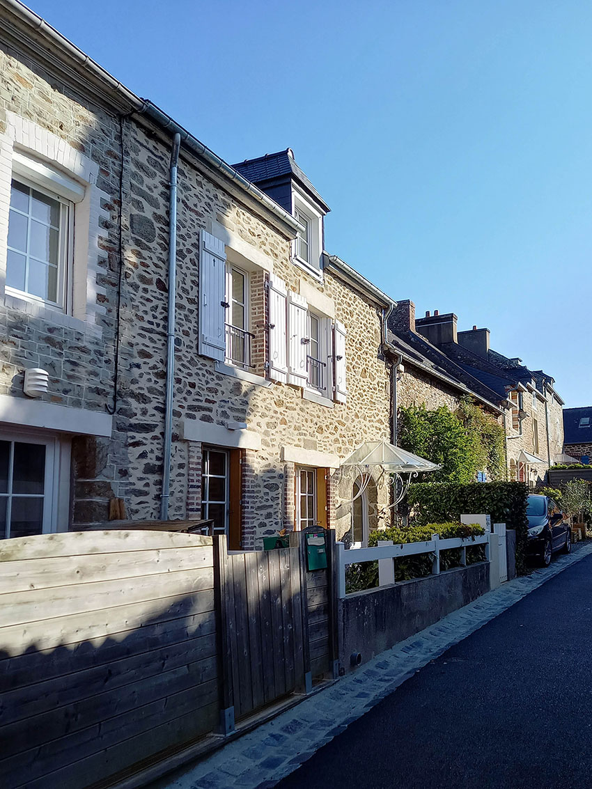 découvrez nos conseils et solutions pour la rénovation de votre maison en pierre, alliant charme authentique et confort moderne.