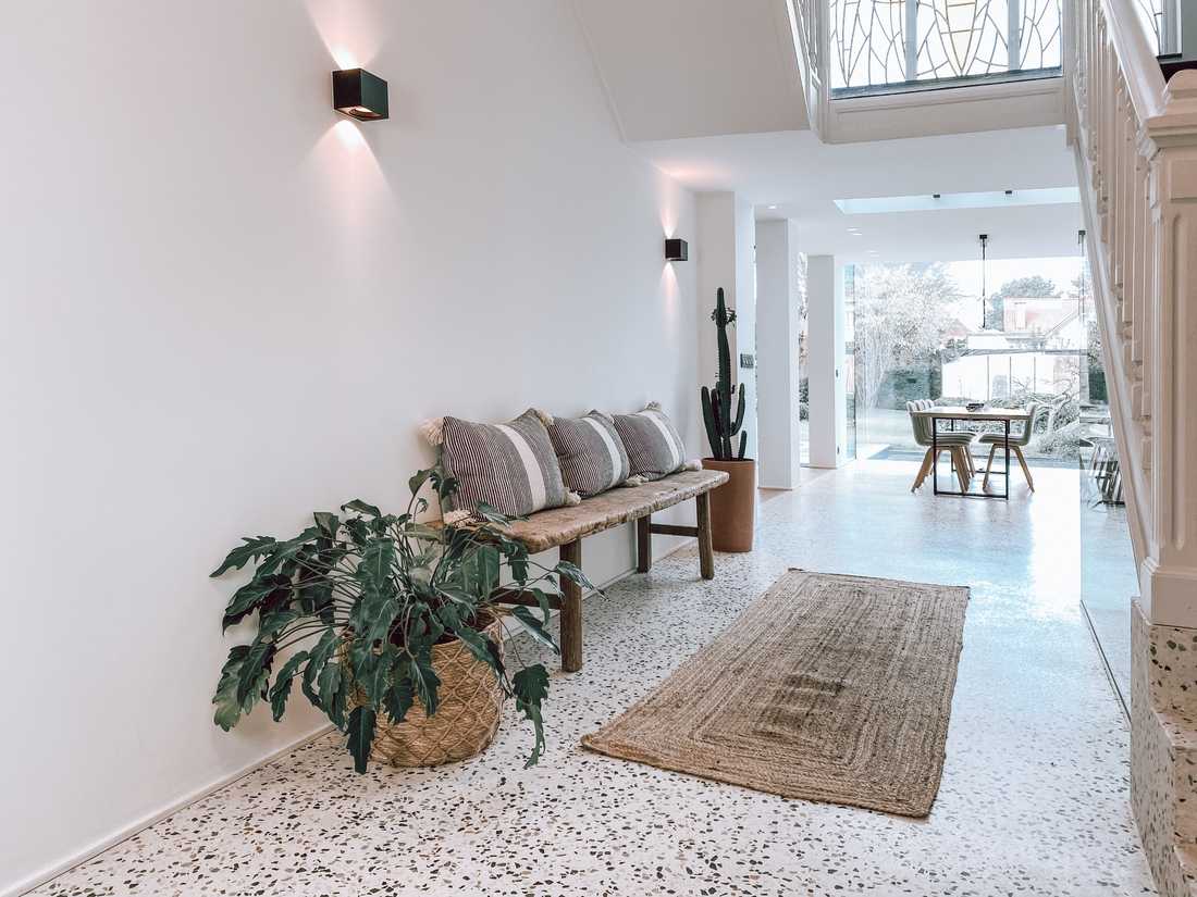 découvrez comment la rénovation maison peut valoriser votre intérieur, en optimisant l'espace et en modernisant votre décor pour un cadre de vie harmonieux et agréable.
