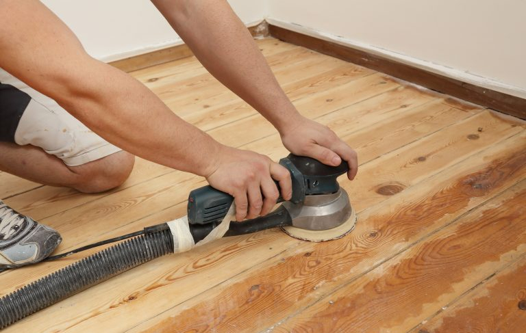 expert en rénovation de parquet ancien à paris, nous redonnons vie à vos sols avec savoir-faire et passion. contactez-nous pour un devis personnalisé.