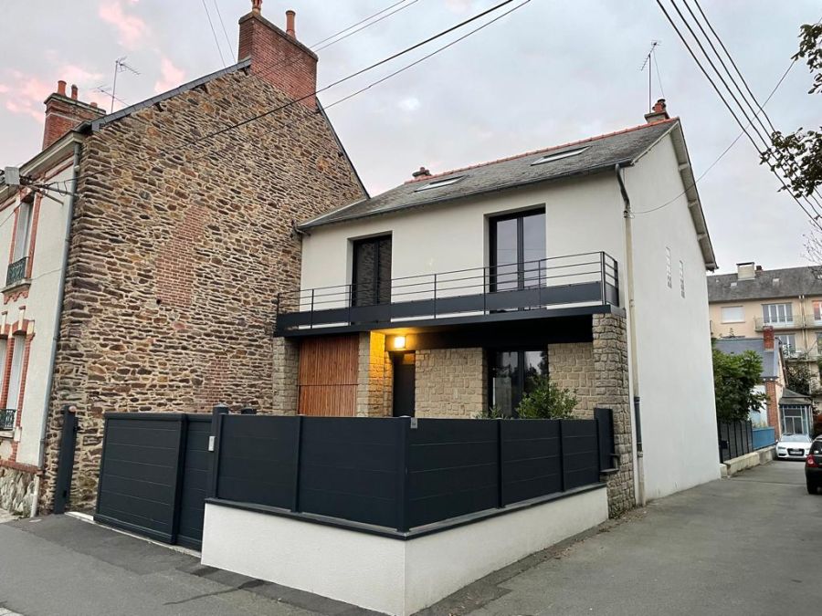 découvrez nos solutions de rénovation partielle de maison pour améliorer votre habitat selon vos besoins, avec des travaux adaptés et personnalisés.