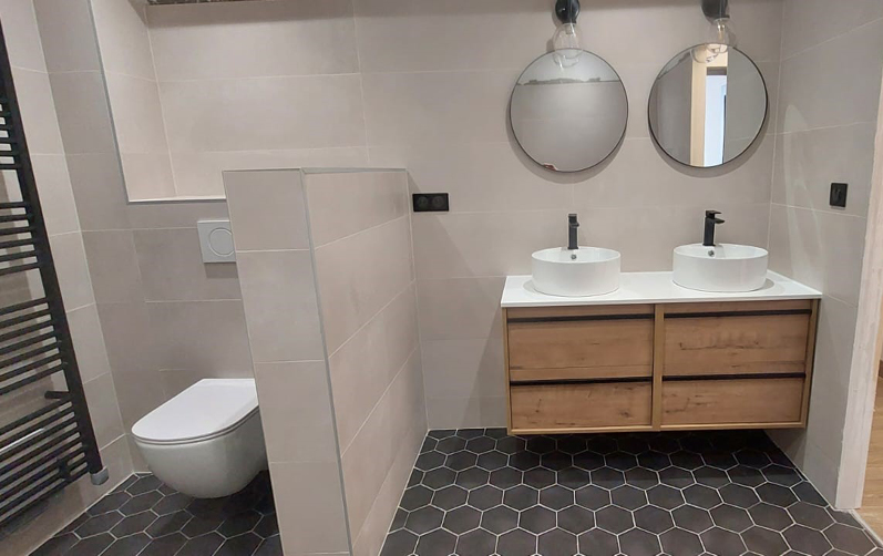 découvrez nos solutions professionnelles pour la rénovation de votre salle de bain : design moderne, aménagement sur mesure et conseils d'experts pour un espace alliant confort et esthétique.