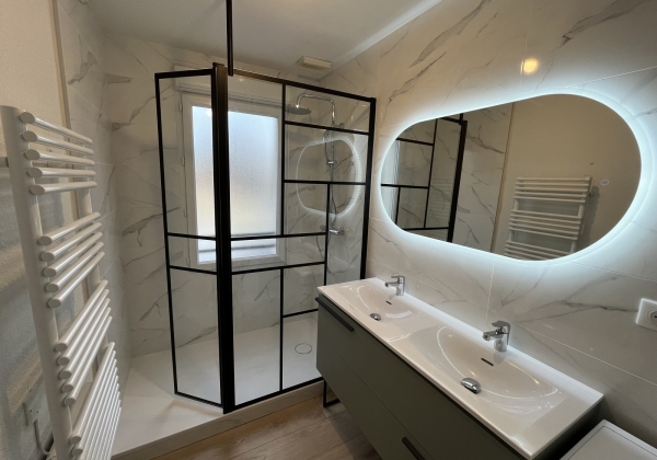 découvrez nos services professionnels de rénovation de salle de bain pour transformer votre espace en un lieu moderne, fonctionnel et élégant.