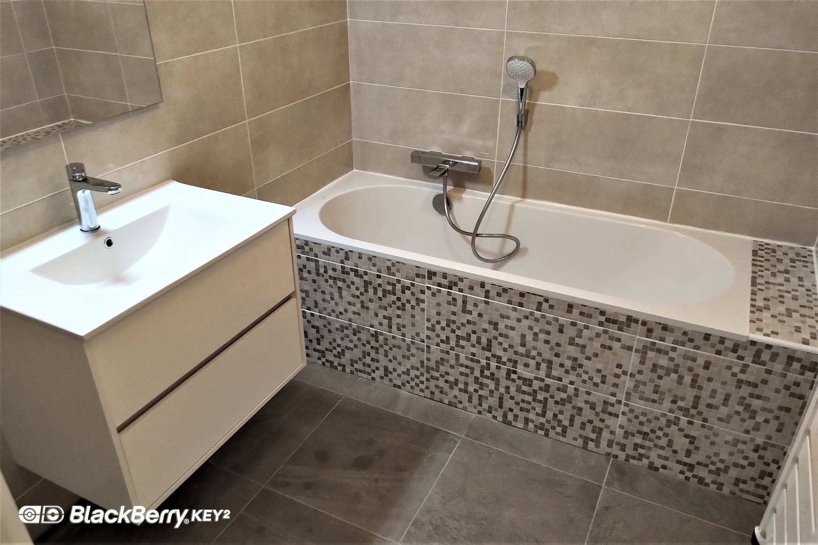 service professionnel de rénovation de salle de bain à hondevilliers. transformez votre espace avec des solutions modernes et personnalisées pour un confort optimal.