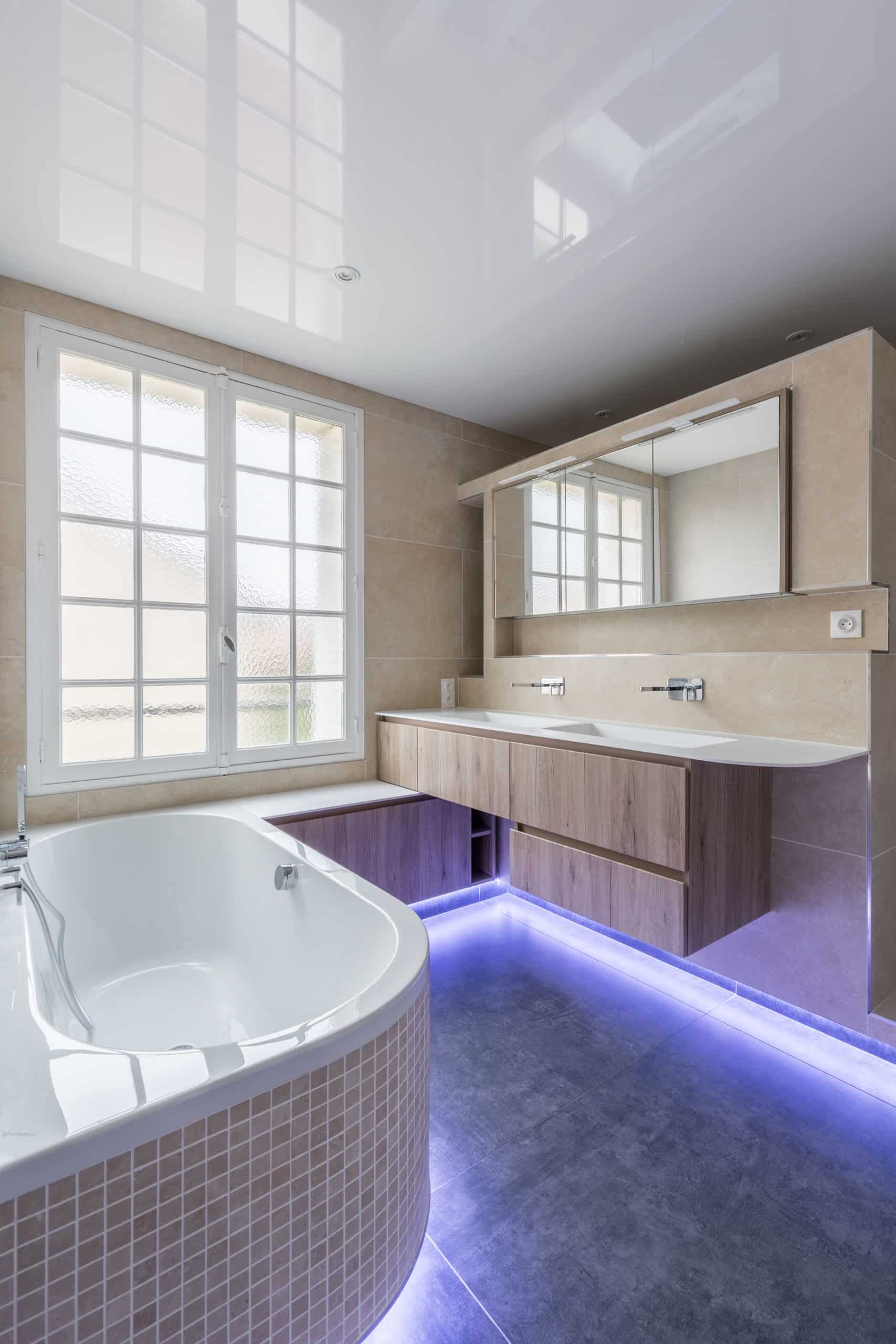 découvrez nos services experts de rénovation de salle de bain à paris. transformez votre espace avec design, qualité et savoir-faire local.