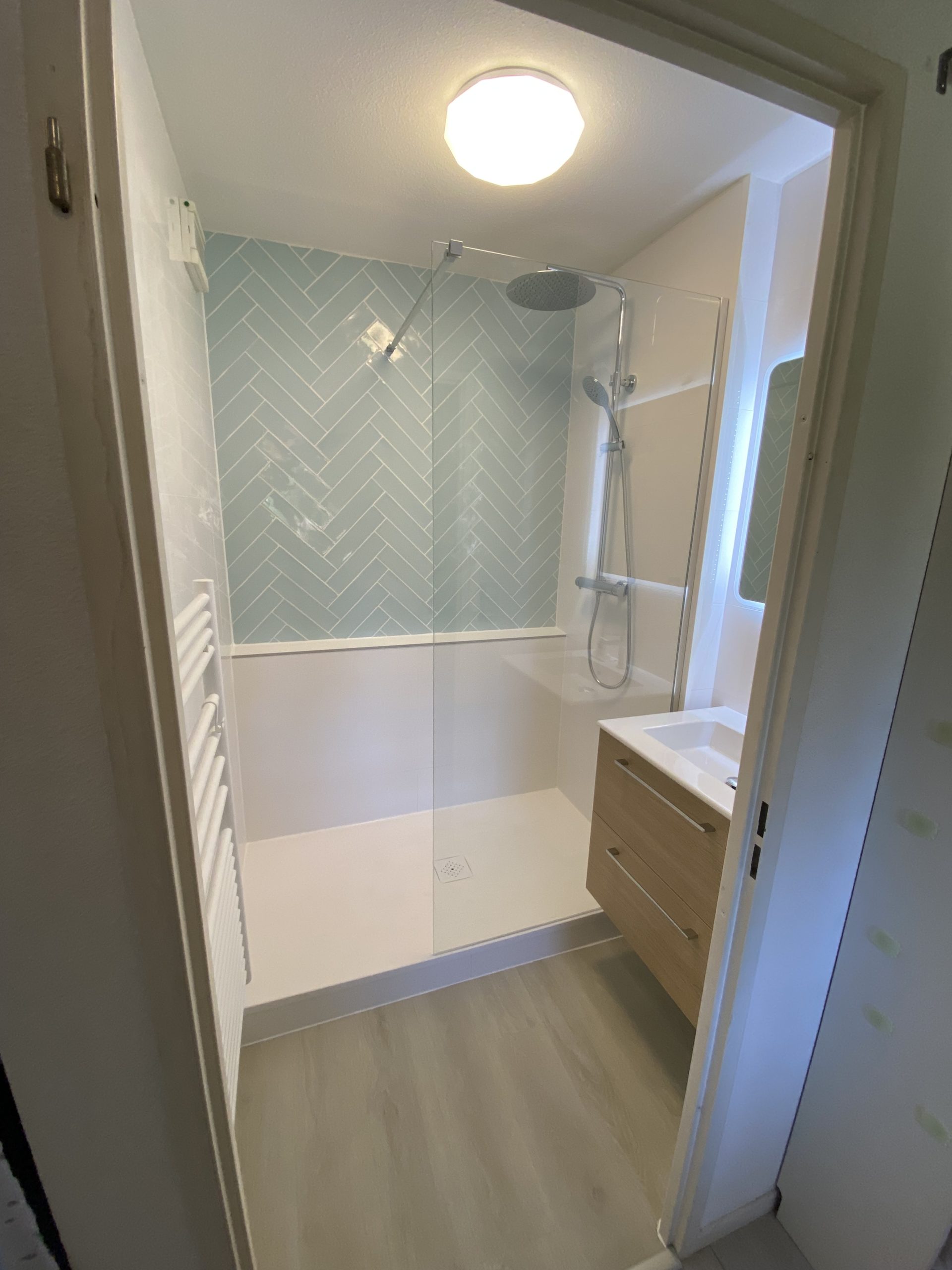expert en rénovation de salle de bain à saint-léger-en-yvelines, nous transformons votre espace avec qualité et savoir-faire pour un résultat moderne et élégant.