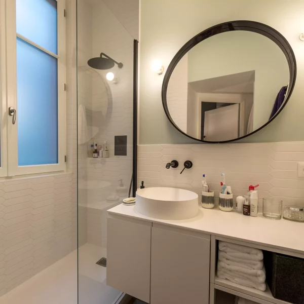 découvrez nos services de rénovation de salle de bain réalisés par un artisan qualifié. transformez votre espace avec des solutions sur mesure et un savoir-faire professionnel.