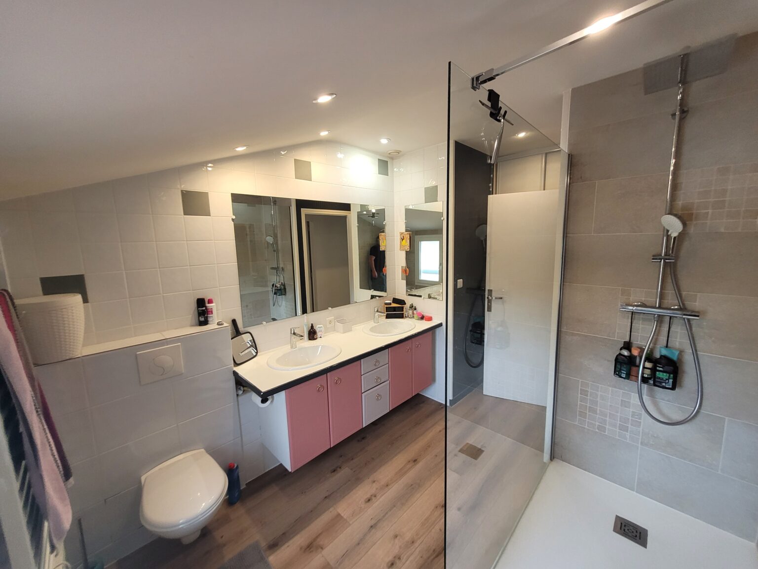 expert en rénovation de salle de bain à chapelle-gauthier, nous transformons votre espace avec des solutions modernes, esthétiques et adaptées à vos besoins.