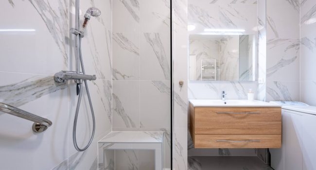 expert en rénovation de salle de bain à chapelle-la-reine, nous transformons votre espace avec qualité et savoir-faire. de la conception à la réalisation, profitez d'une salle de bain moderne et fonctionnelle adaptée à vos besoins.