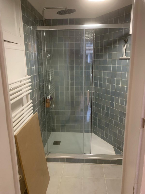 découvrez notre service de rénovation salle de bain clé en main à la croix-en-brie, alliant expertise et qualité pour transformer votre espace en un lieu moderne et confortable.