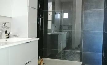 expert en rénovation de salle de bain à fontainebleau, nous transformons votre espace avec des solutions modernes et personnalisées pour un résultat élégant et fonctionnel.