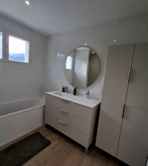 expert en rénovation de salle de bain à houssaye-en-brie, nous transformons votre espace avec design et qualité pour un intérieur moderne et fonctionnel.